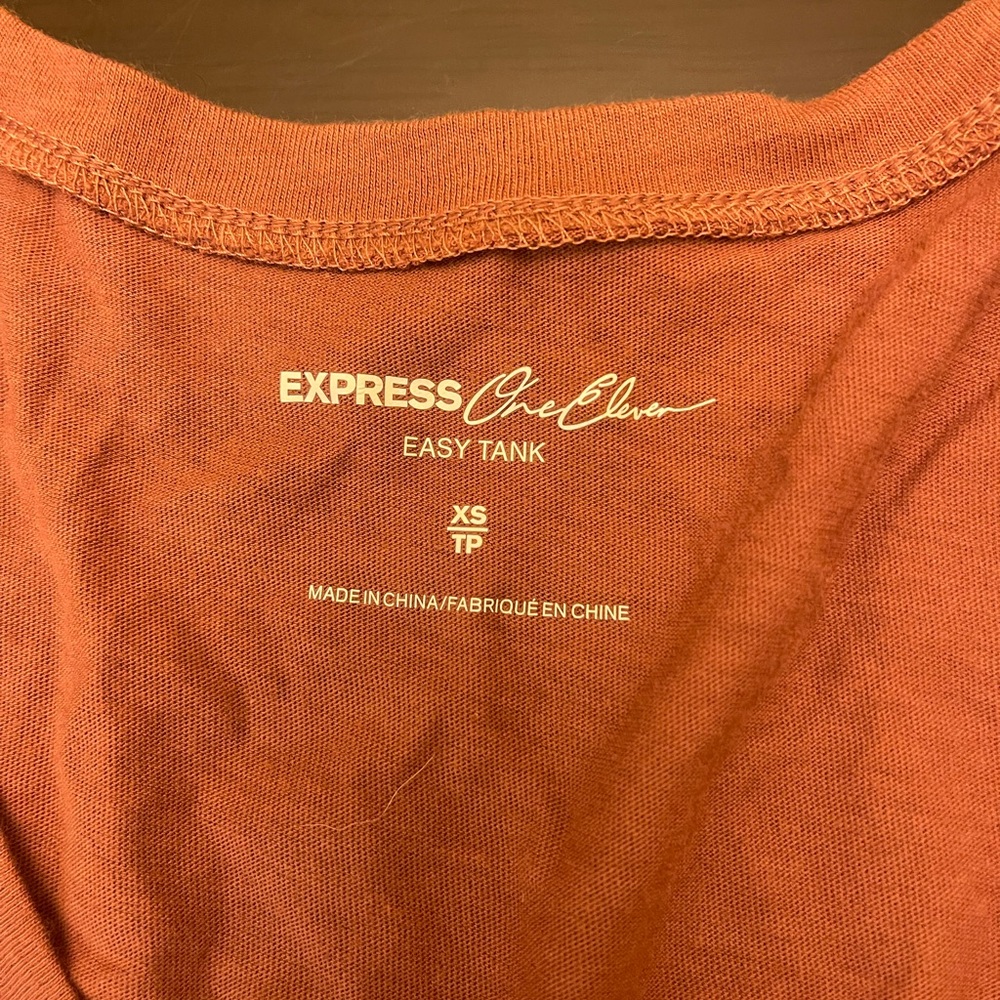 Express Easy Tank Top - Picture 3 of 5